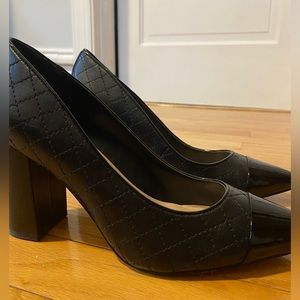 Tommy Hilfiger - black violin quilted block heel - size 9.5